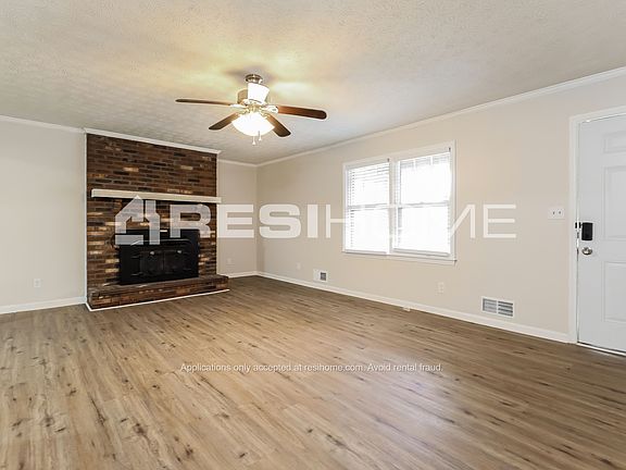 4th image of 180 Southmoor Cir