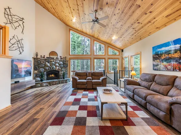14414 Copenhagen Dr, Truckee, CA 96161