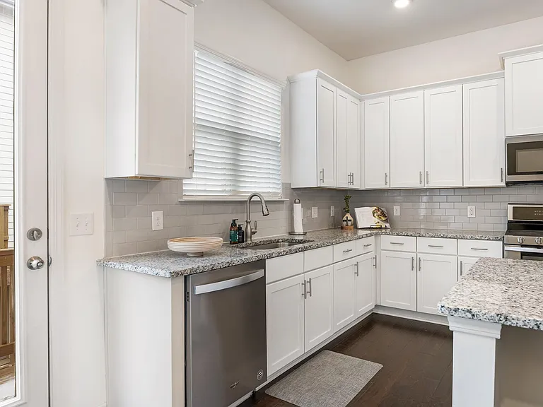 9533 Ainslie Downs St #1 — Photo 29