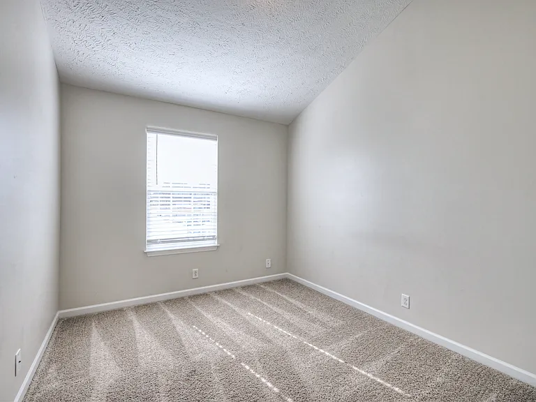 4325 Aurora Cir — Photo 15