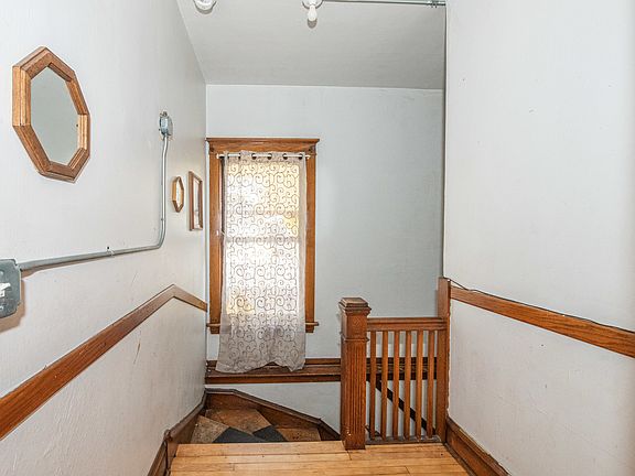 3rd image of 1510 S 58th Ave