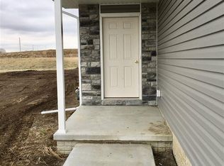 8767 Ridge Hollow Dr, Lincoln, NE 68526
