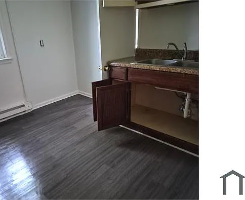 3 bed, 1110 sqft, $1,595 — Photo 4