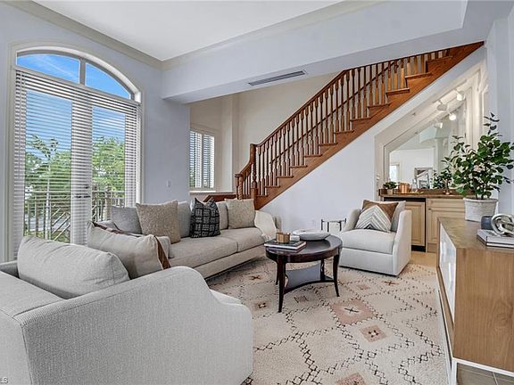 3rd image of 380 10th ST S #202