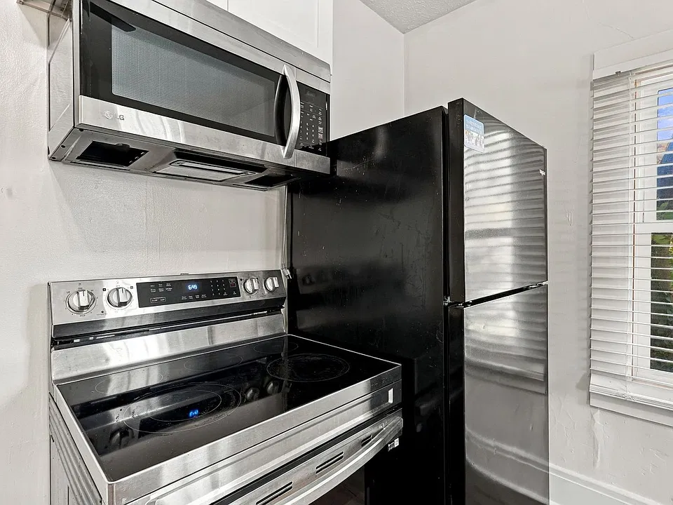731-733 Seymour Ave