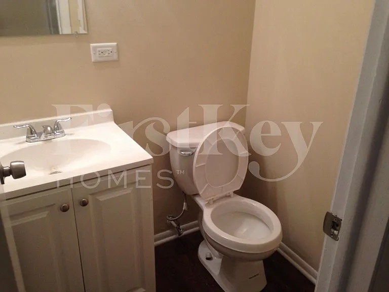 817 Rose Ln — Photo 17