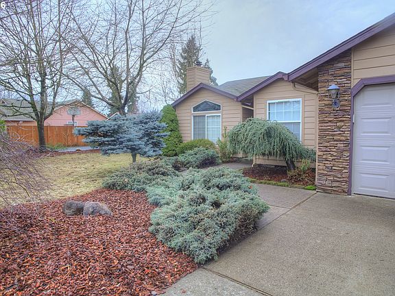 3rd image of 10800 NE 70th St