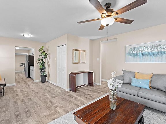 4th image of 1710 Arundel Dr