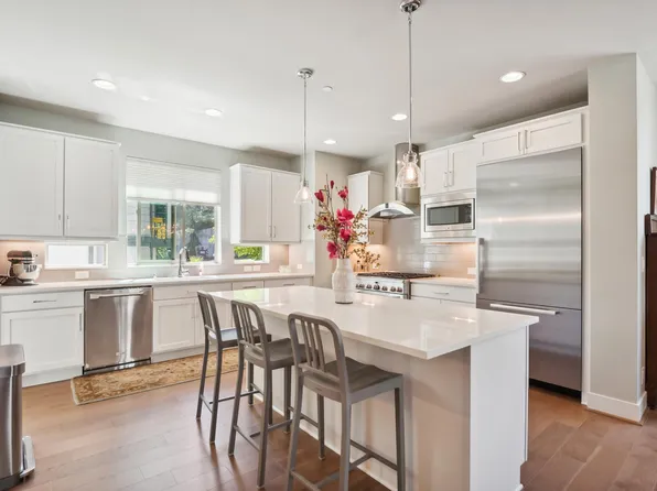 2972 76th Pl SE, Mercer Island, WA 98040