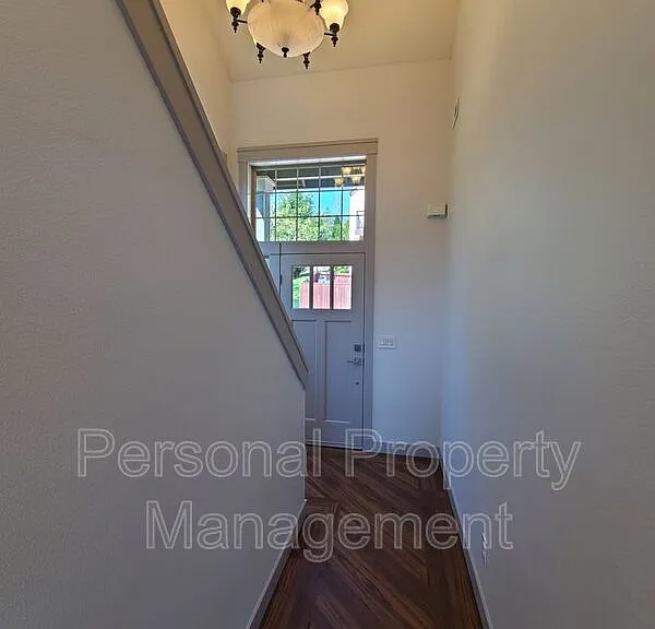 2085 34th St — Photo 5