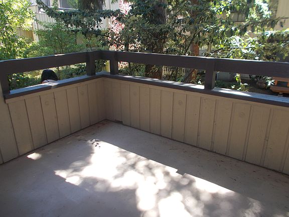3rd image of 10905 NE 35th Pl #1