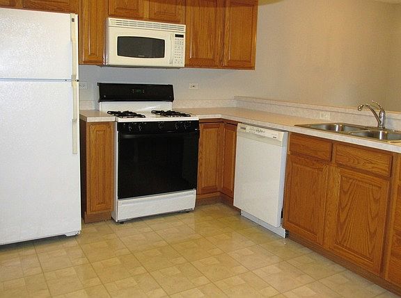 4th image of 1487 Meadowsedge Ln #1487