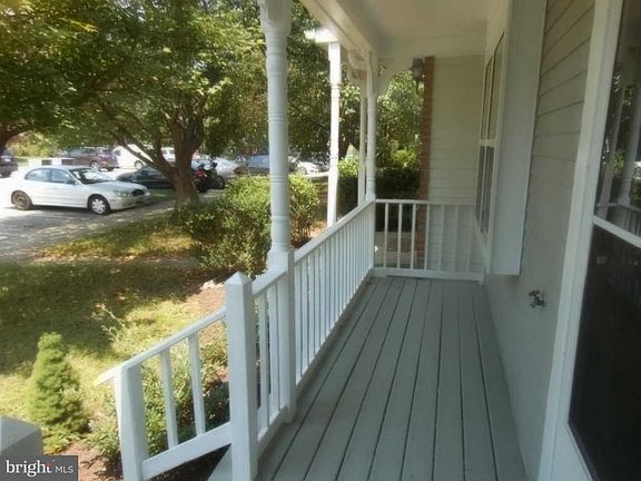3rd image of 15043 Catalpa Ct