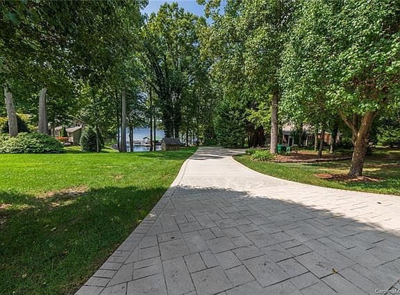 3rd image of 4565 Welborn Dr