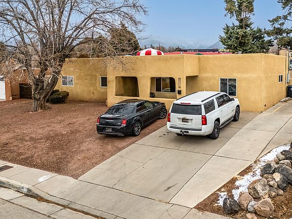 2nd image of 4504 Piedra Blanca St NE