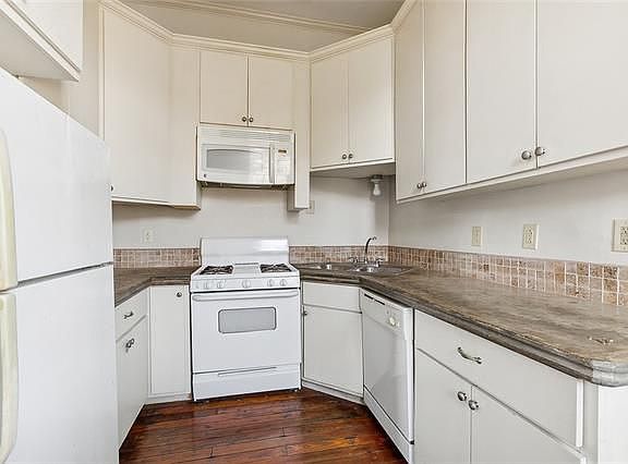 3rd image of 5414 Freret St