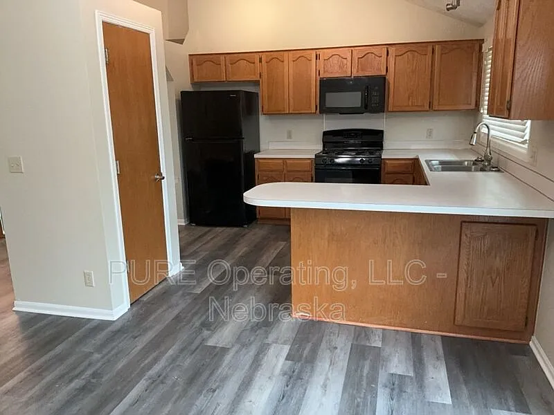 3 bed, 2.0 bath, 1609 sqft, $1,900 — Photo 4