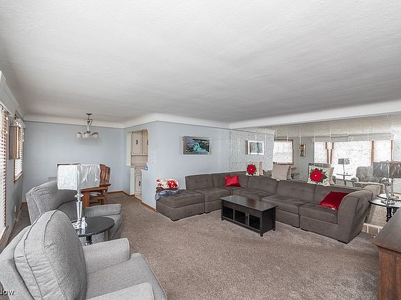 3rd image of 2718 Klusner Ave