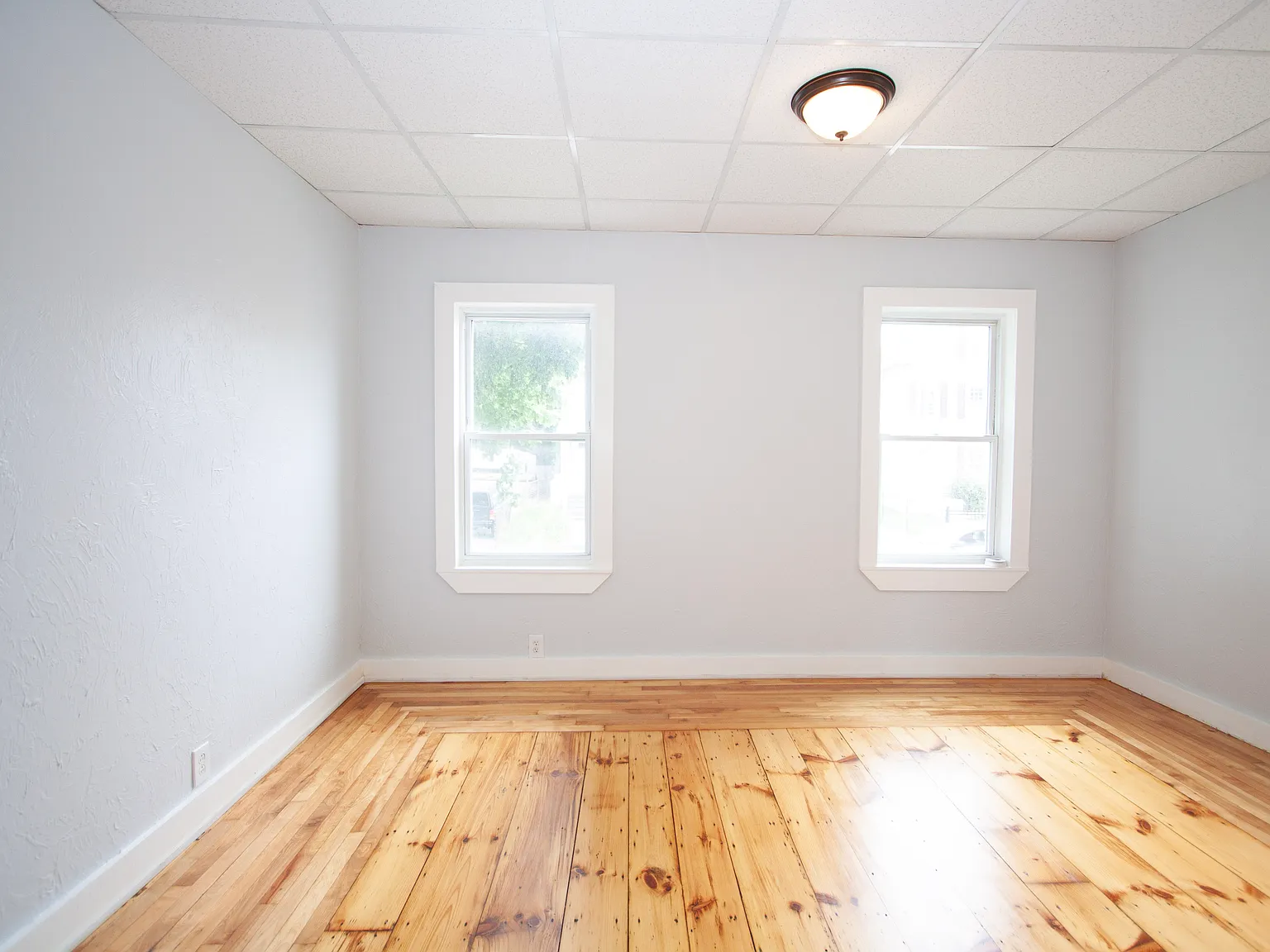 3 bed, 1.5 bath, 1000 sqft, $1,800 — Photo 4