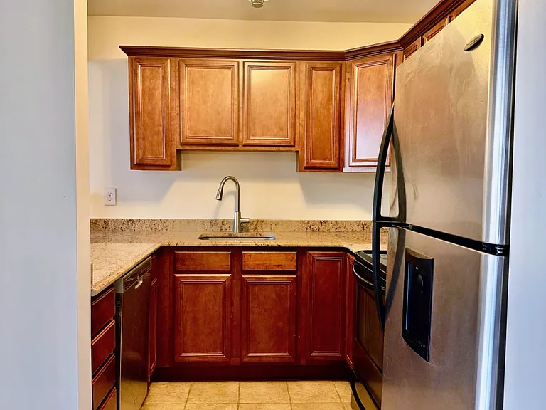 300 Newark St #4C — Photo 6