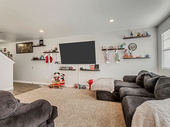 5th image of 5203 W Courtly Ln S