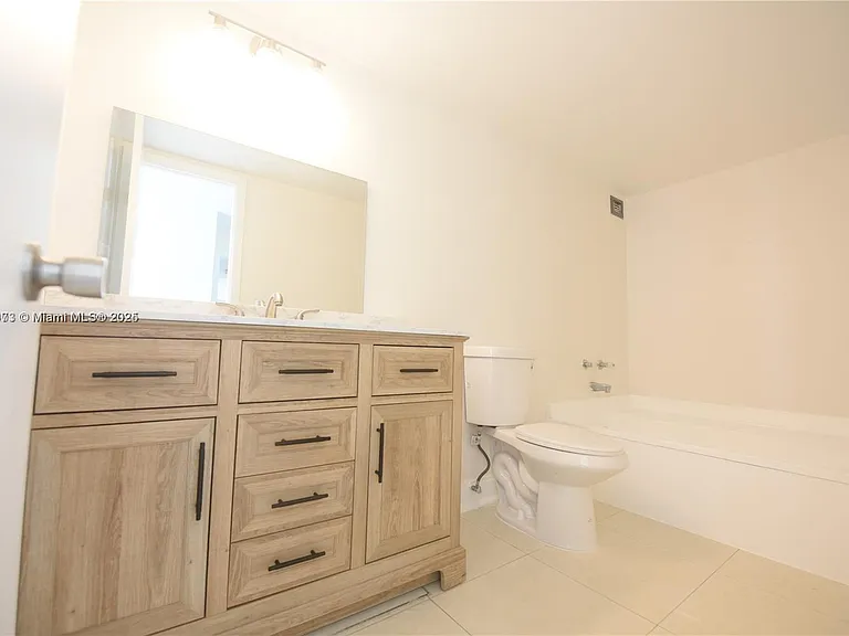 200 Leslie Dr #1124 — Photo 10