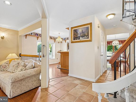 5th image of 28 Allison Rd