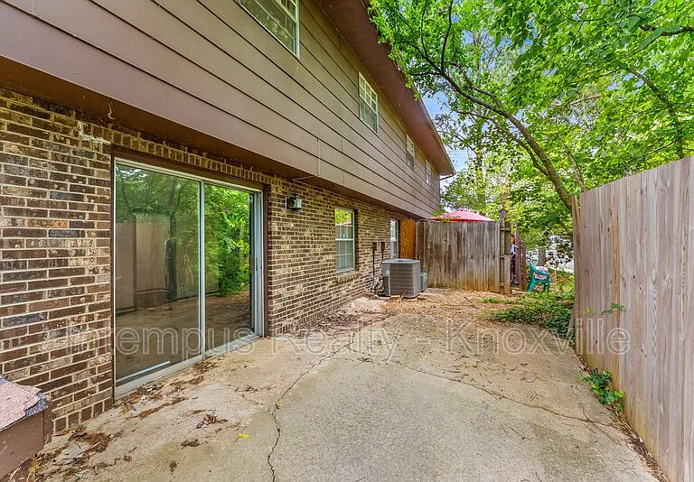 8738 Gleason Dr — Photo 17