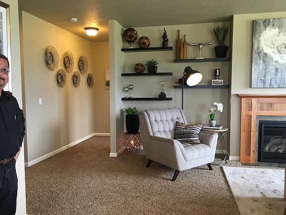 3rd image of 1716 Liberty Ln