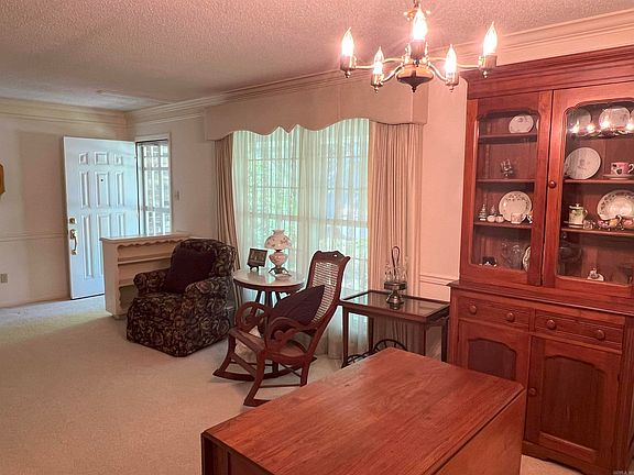 5th image of 2504 Yorkshire Dr