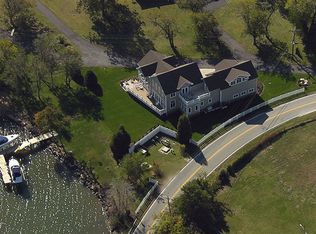 1145 Turkey Point Rd, Edgewater, MD 21037