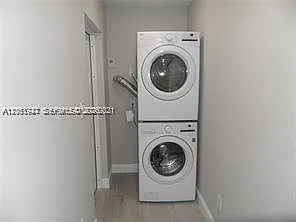 3 bed, 2.0 bath, 1250 sqft, $3,500 — Photo 4