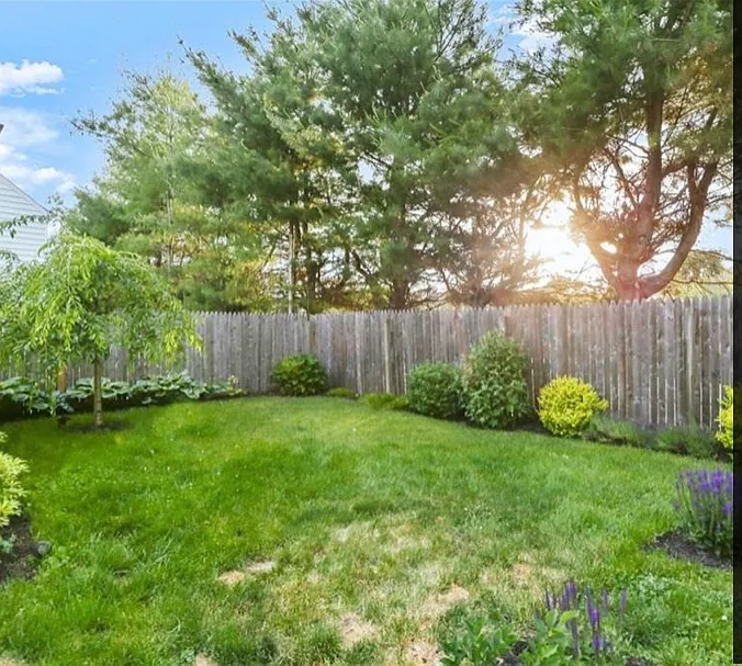 2 bed, 580 sqft, $1,300 — Photo 1