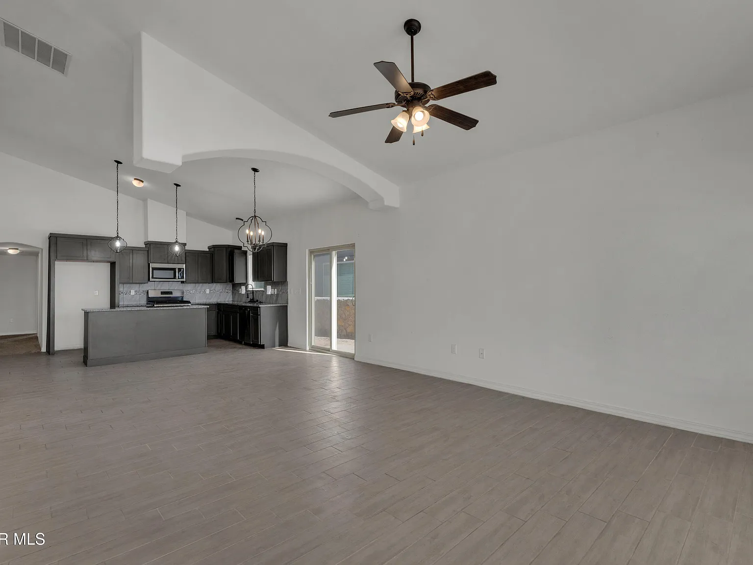 4 bed, 2.0 bath, 1526 sqft, $1,850 — Photo 4