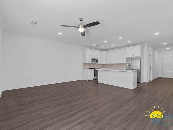 3rd image of 531 Hill Ln