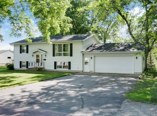 515 6th St S, Waterville, MN 56096