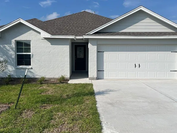 118 Barbuda Dr, Rockport, TX 78382