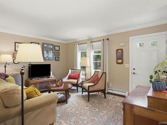 4th image of 21 Overlook Avenue