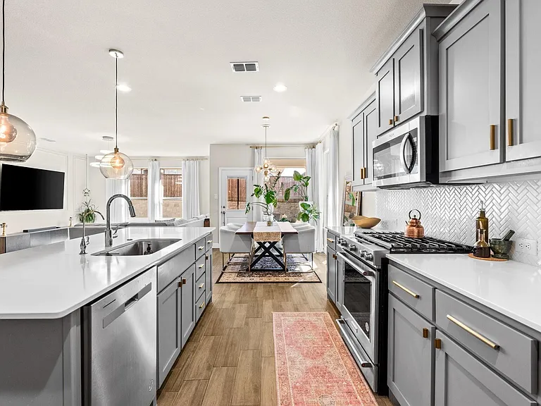 5505 Cypress Point Dr — Photo 10