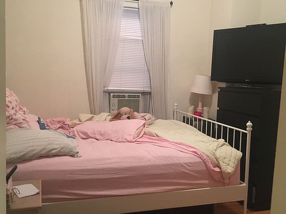 3rd image of 2178 Steinway St #2