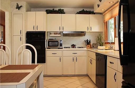 5th image of 47 Eggers St