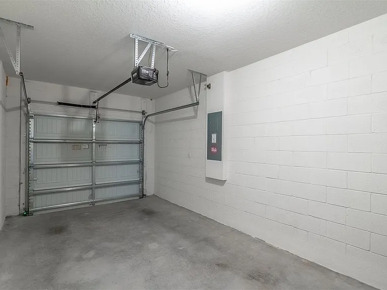 2331 Gifford Dr — Photo 24