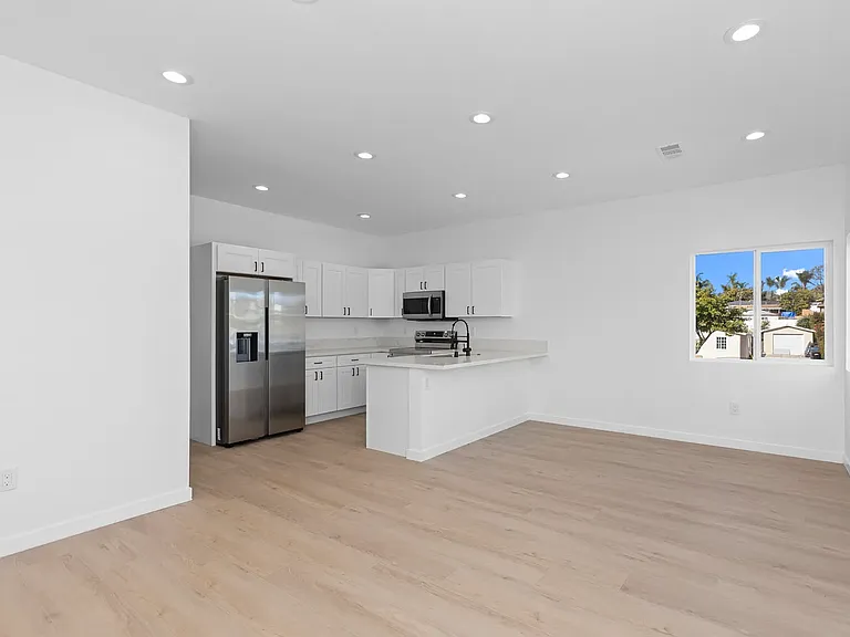 4104 F St #2 — Photo 8