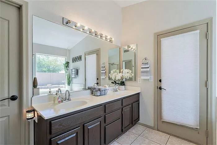 2933 E Verbena Dr — Photo 26