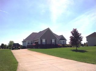 2805 Prairie Ridge Dr, Grass Lake, MI 49240