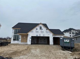 106 Retzer View COURT, Waukesha, WI