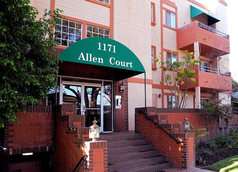 1171 Allen Ave. Entry