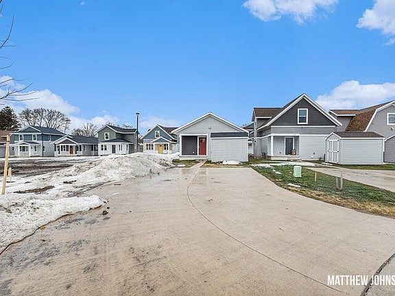 5th image of 2096 Willard Ave