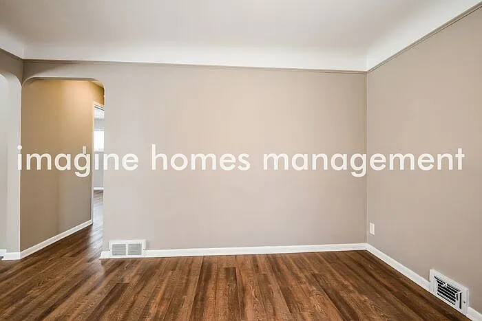 1385 W Miner Rd — Photo 4