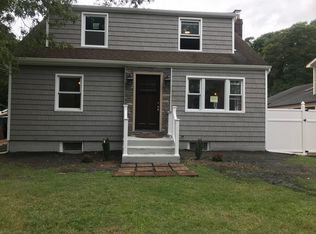 348 Central Islip Blvd, Ronkonkoma, NY 11779
